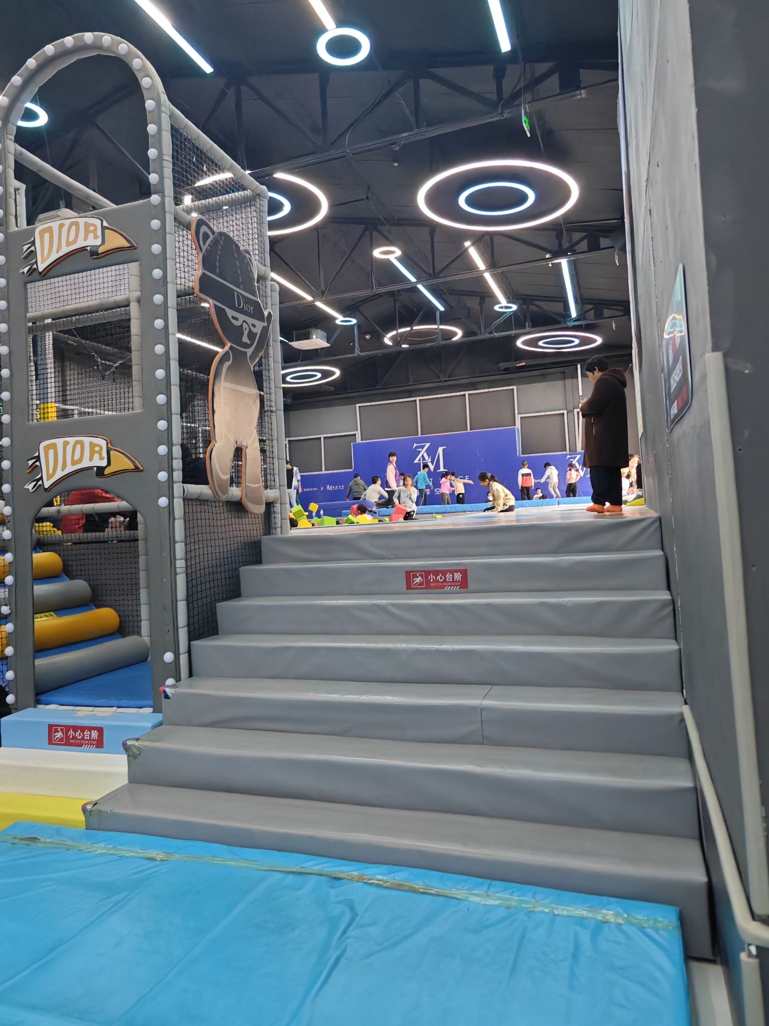 造梦空间蹦床公园·射箭·卡丁车·露营咖啡 - 霍营街道便民圈栖邻生活圈休闲服务服务点实景照片