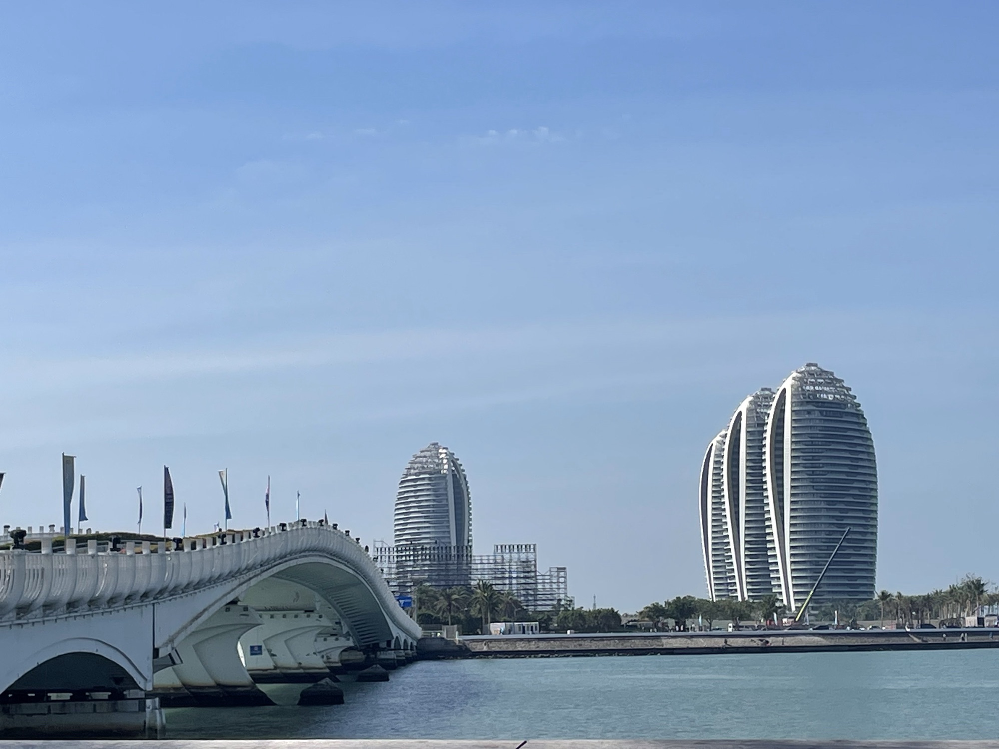 凤凰岛桥头公园
