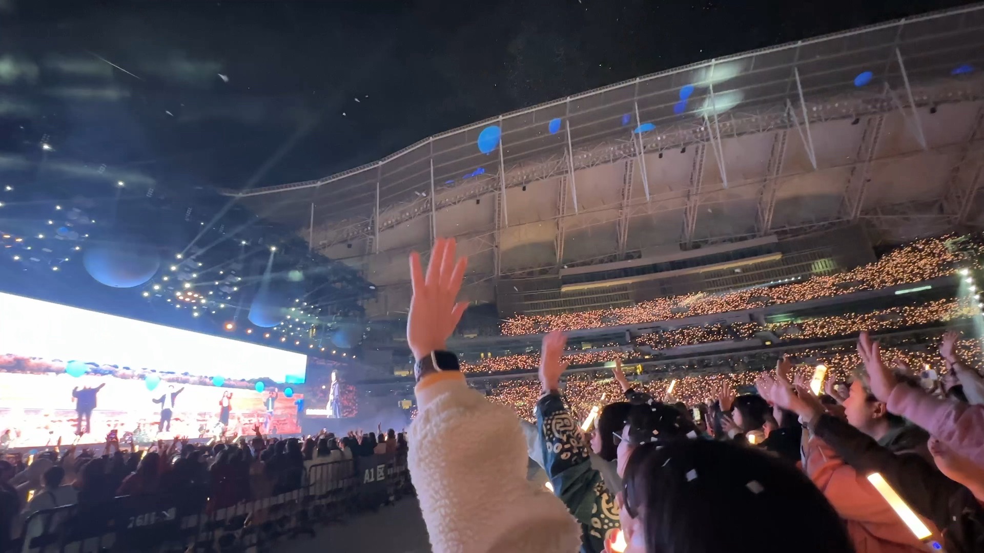 场地封面-MAYDAYLAND