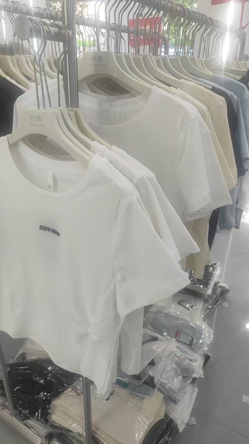 芒果服装工厂店