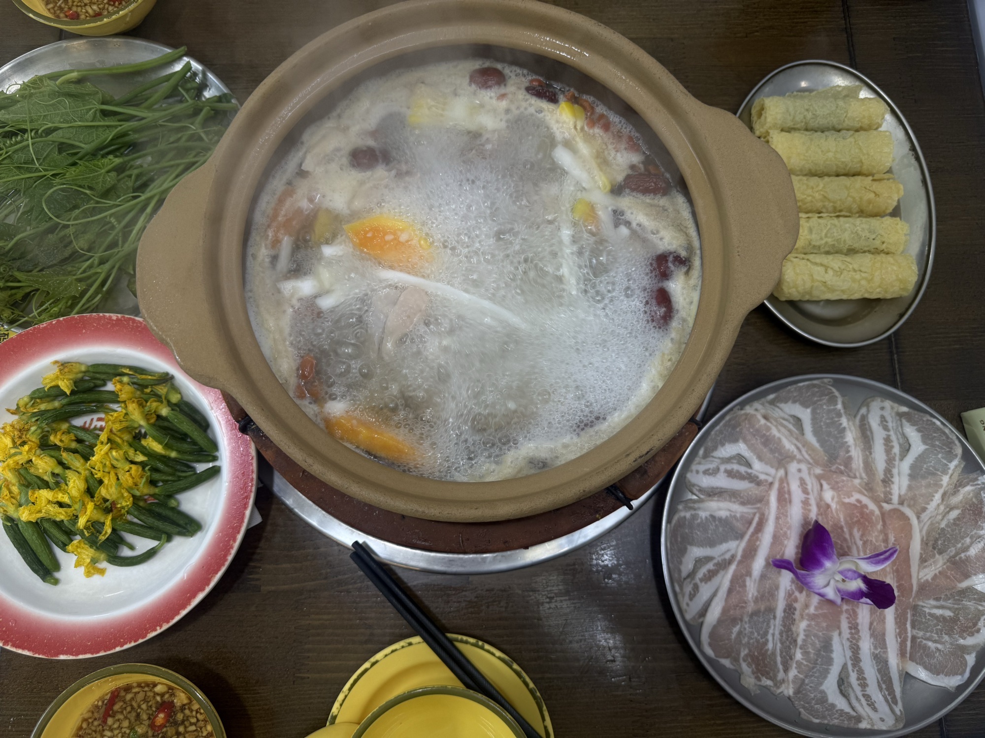 老阿侬·糟粕醋椰子鸡椰奶鸡(三亚湾外贸路店)