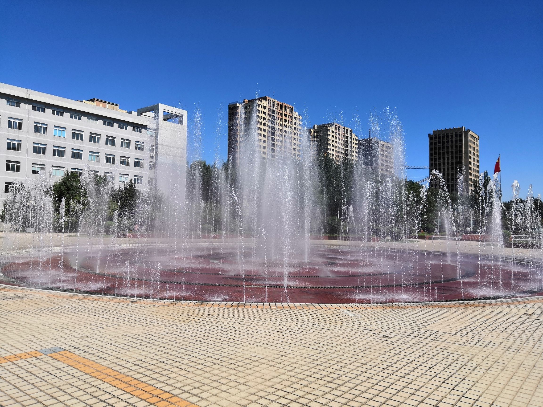 辽北超宏伟喷泉旅行图片 1