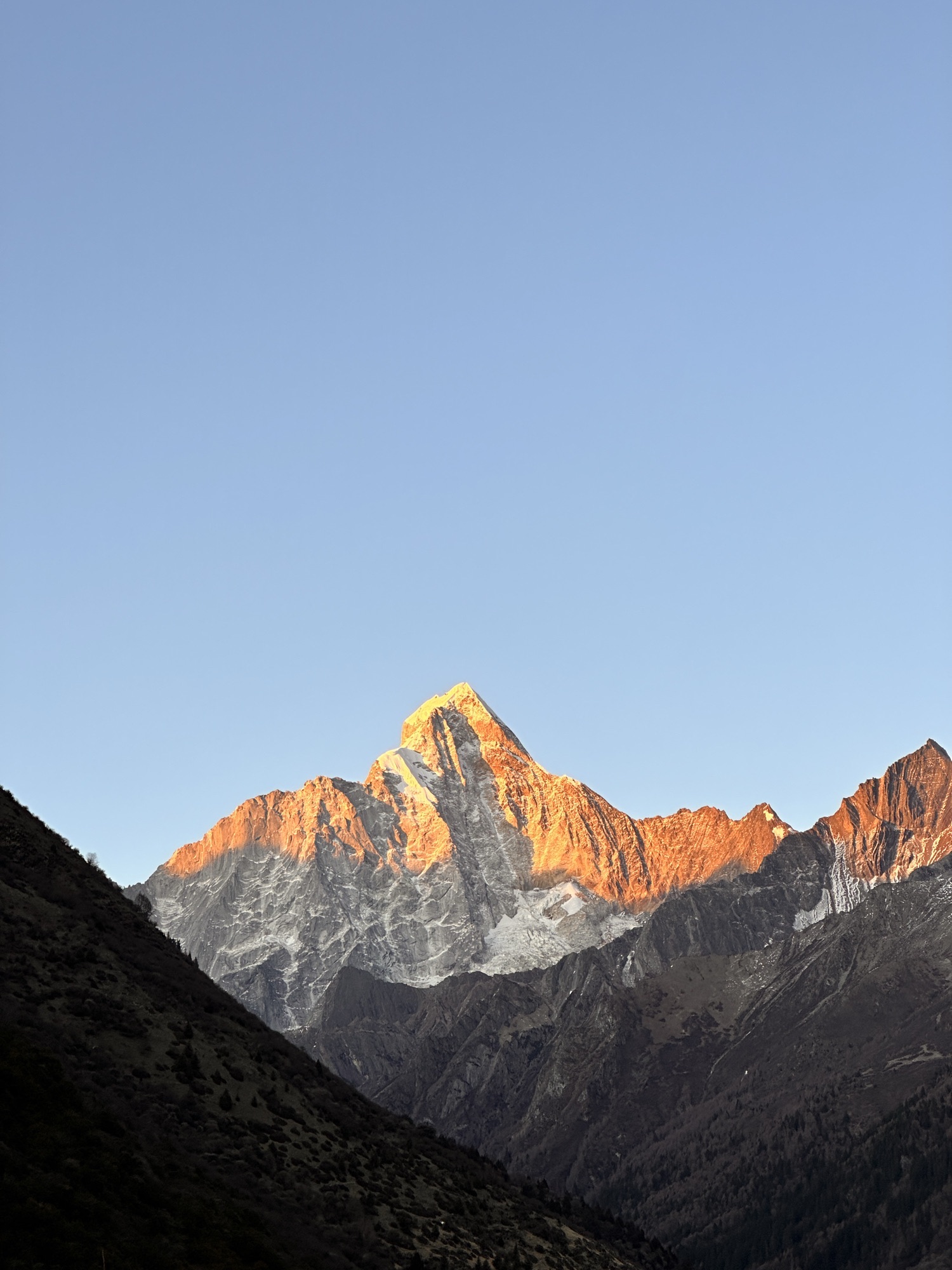 四姑娘山镇日照金山最佳观赏点旅行图片 2