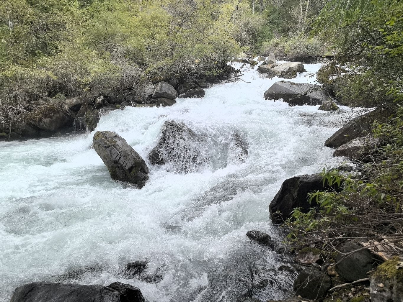 白蜡飞瀑旅行图片 2