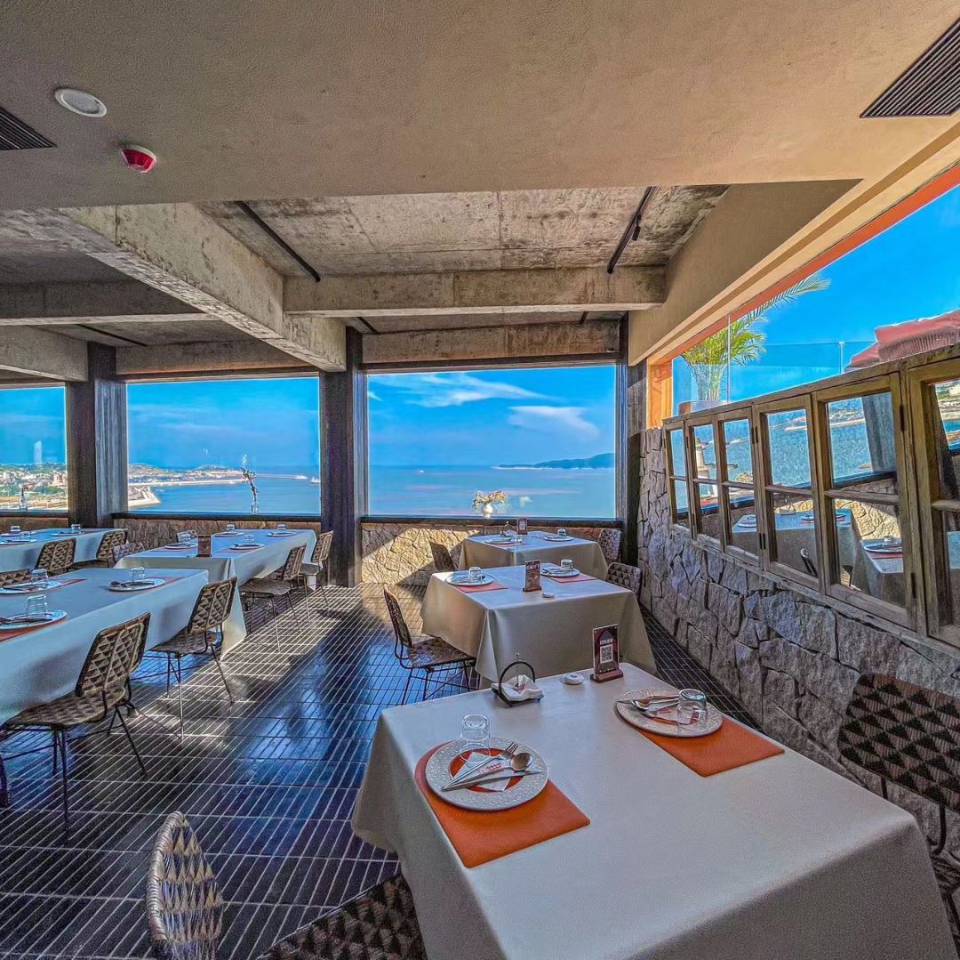 无尽夕悬崖海景餐厅