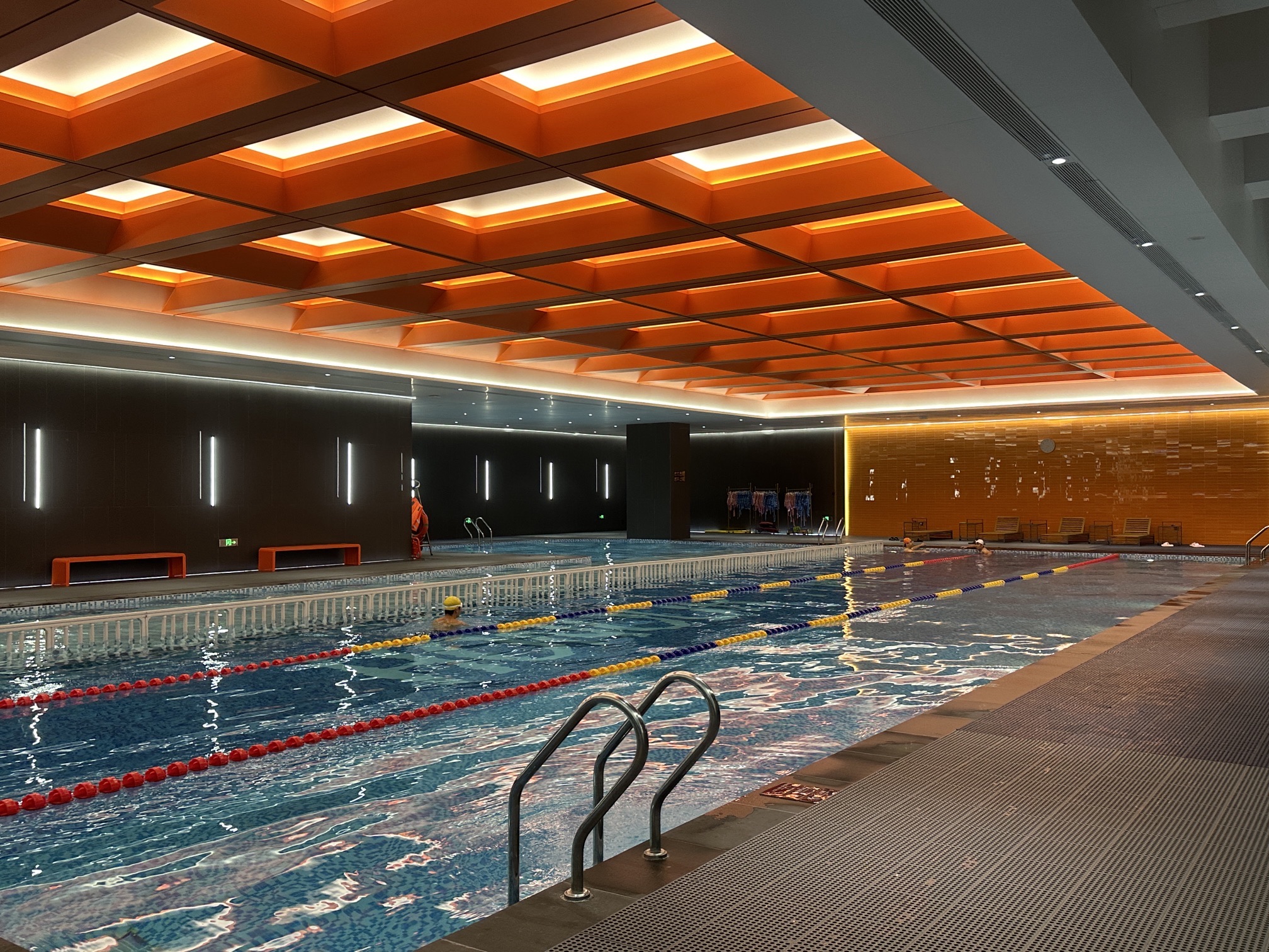Jarl Fitness迦+健身游泳会所(北投峯范店)