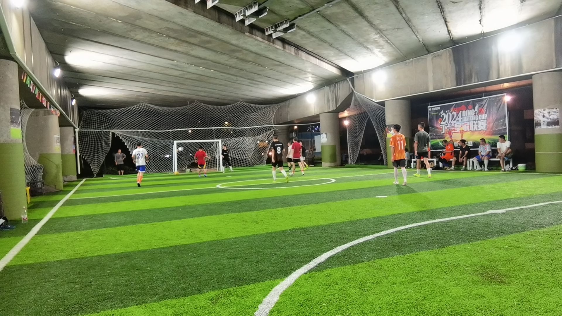 场地封面-丁兰皇家球场