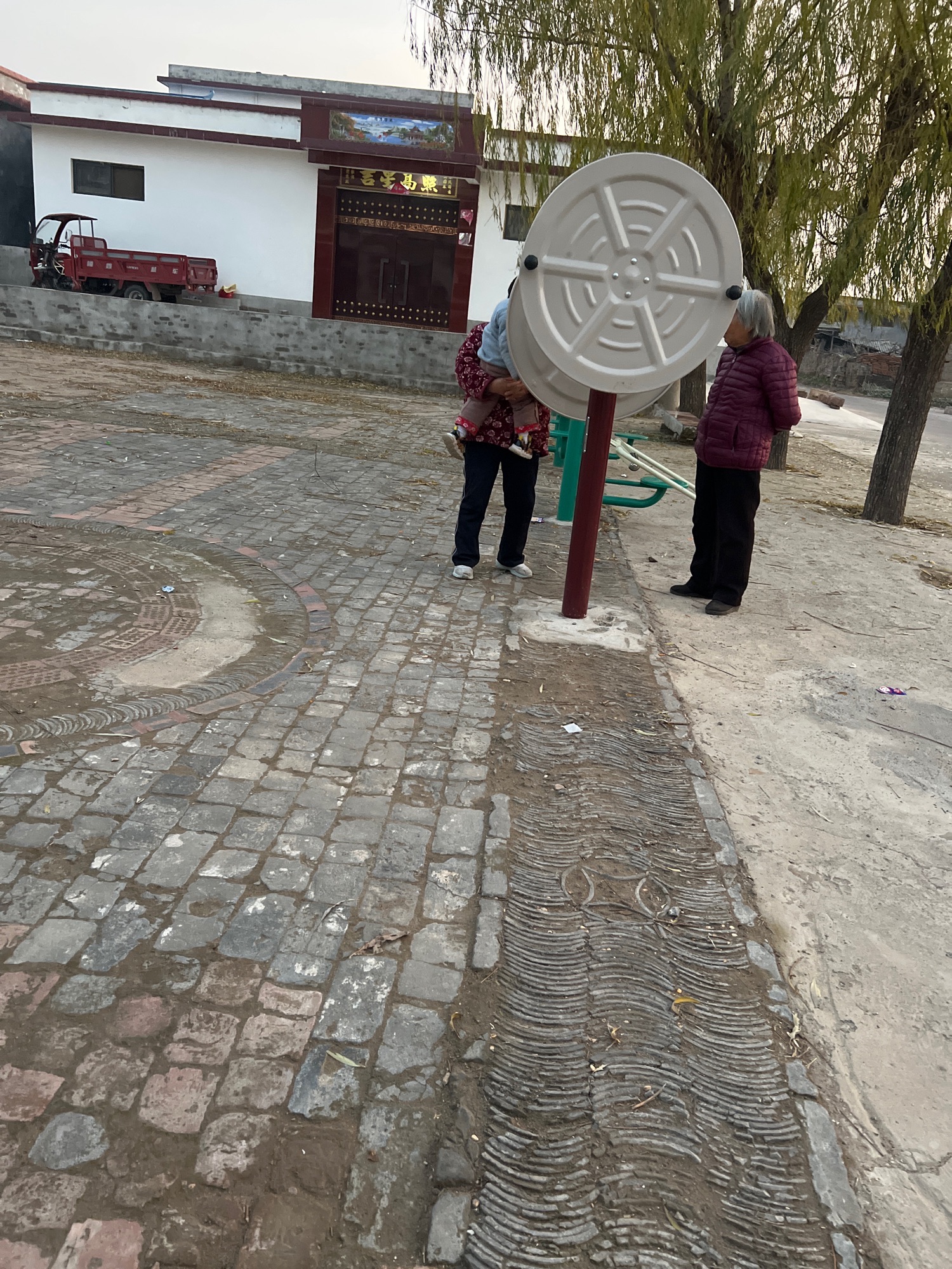 塚坡村健康广场旅行图片 2