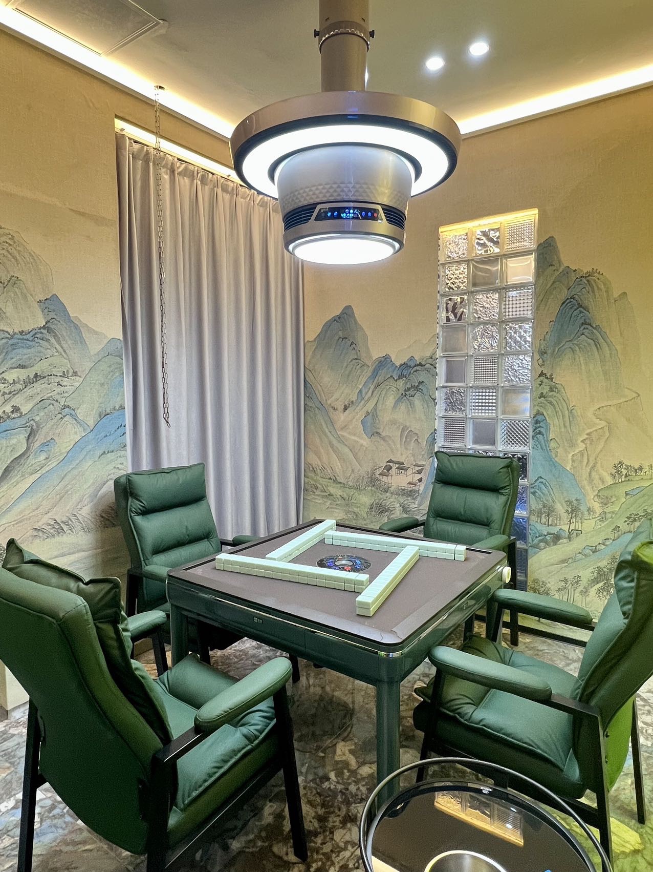 鹊跃会馆·棋牌·掼蛋·轰趴