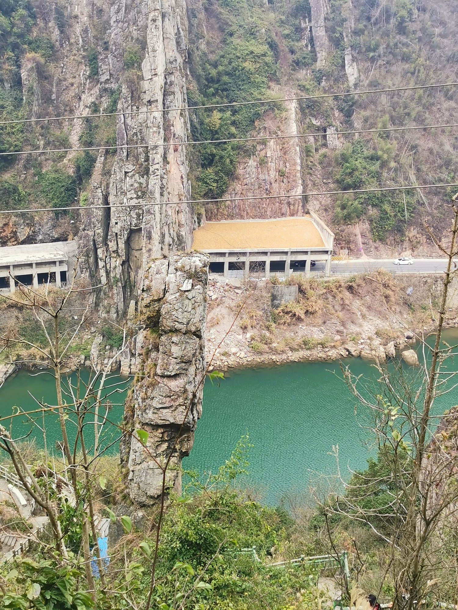狗爬崖旅行图片 1