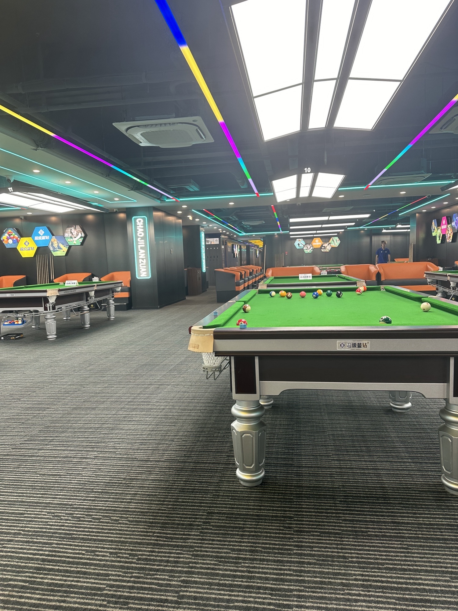 场地封面-超级蓝钻台球俱乐部
