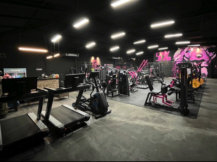 5%美式铁馆(健身俱乐部)