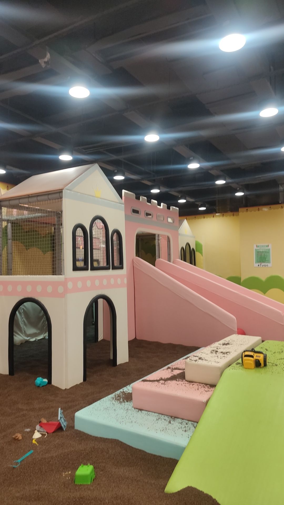 场地封面-哈尼兔儿童游乐园(成都世豪店)