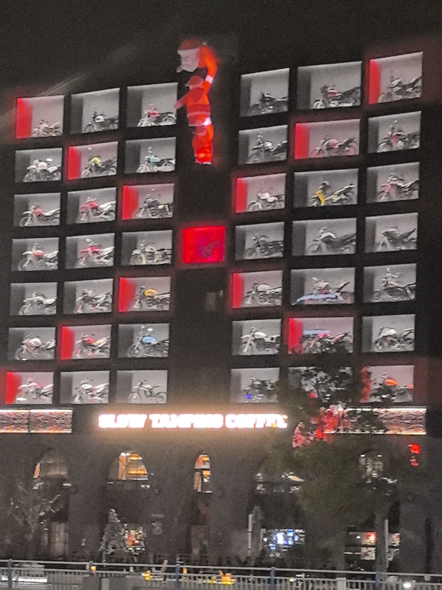 重庆机车墙旅行图片 1