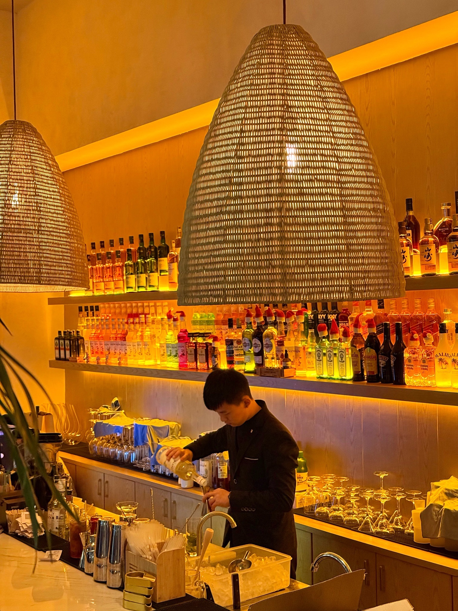 场地封面-不二民谣音乐餐酒吧(港汇天地店)