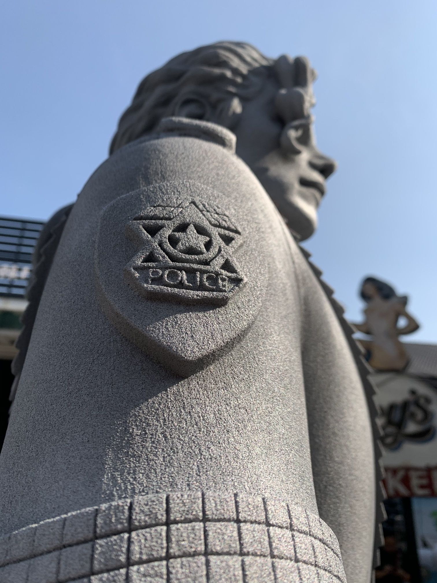 迈克尔杰克逊雕像旅行图片 3