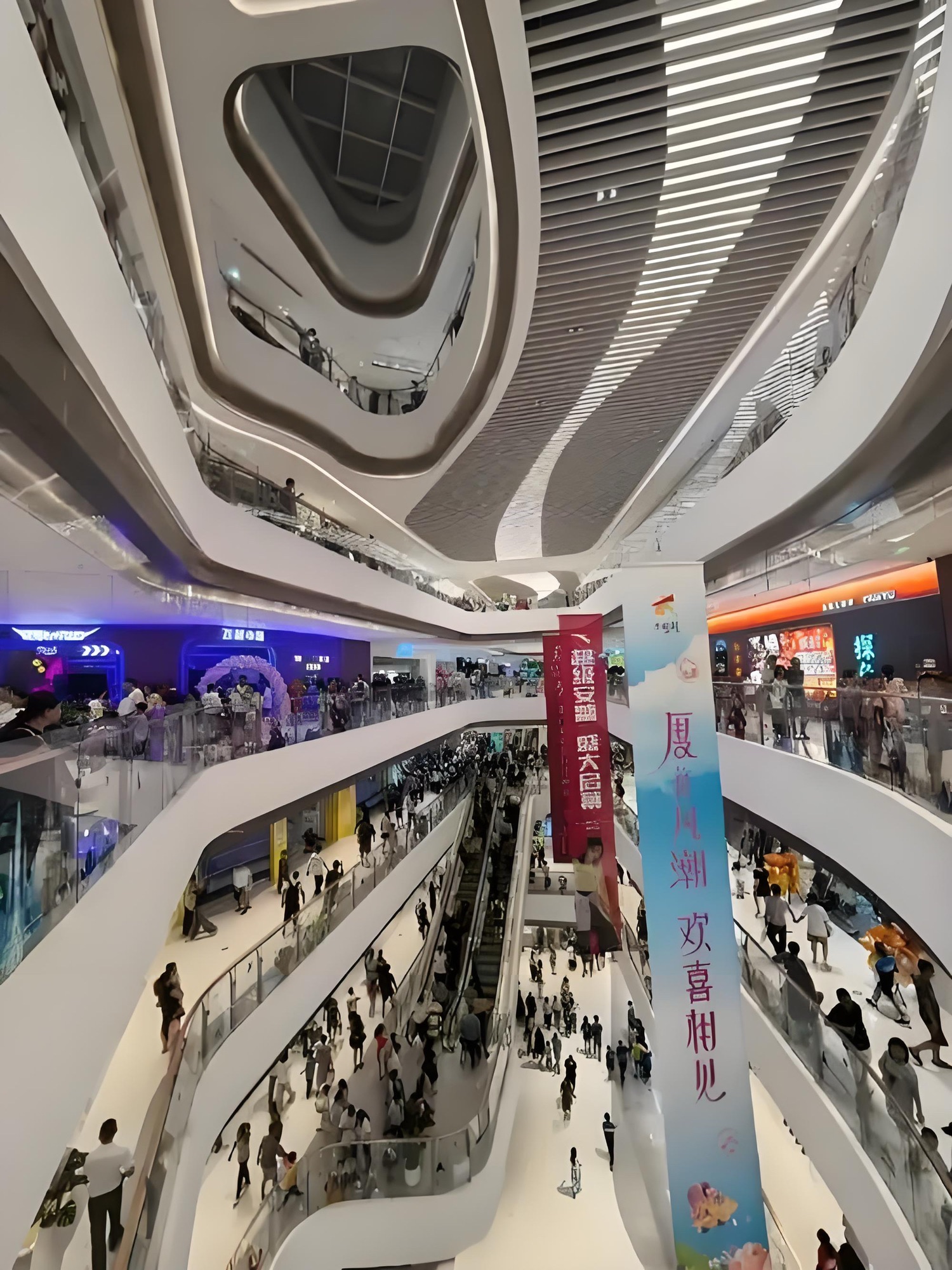 厦门大悦城C型广场旅行图片 3