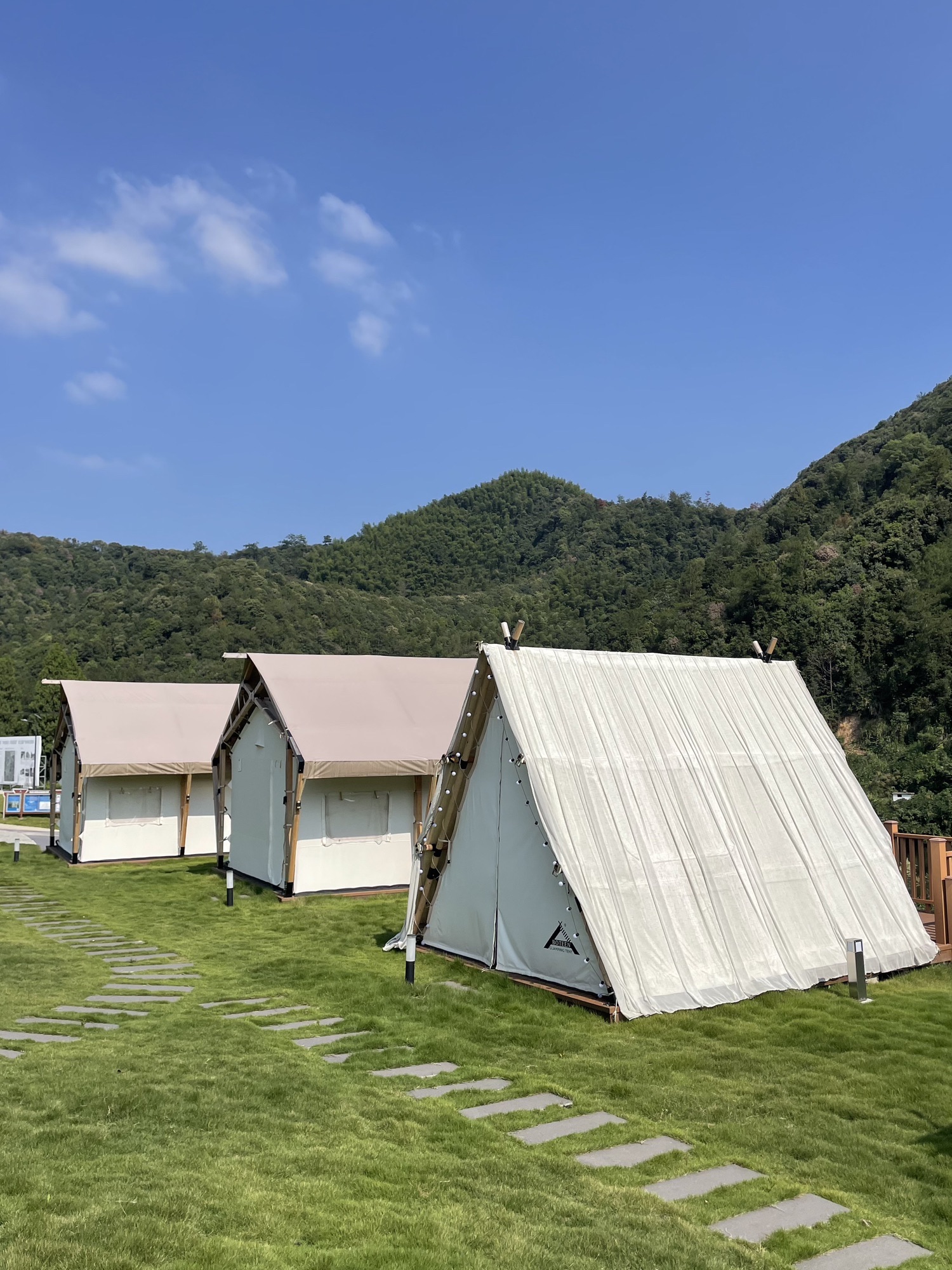 场地封面-躺草坪露营基地