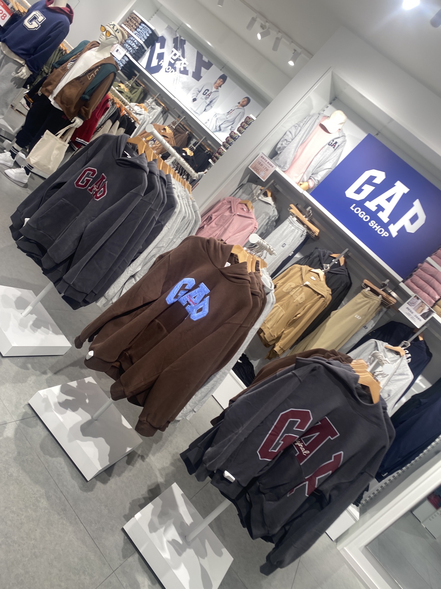 GAP(三亚大悦城店)