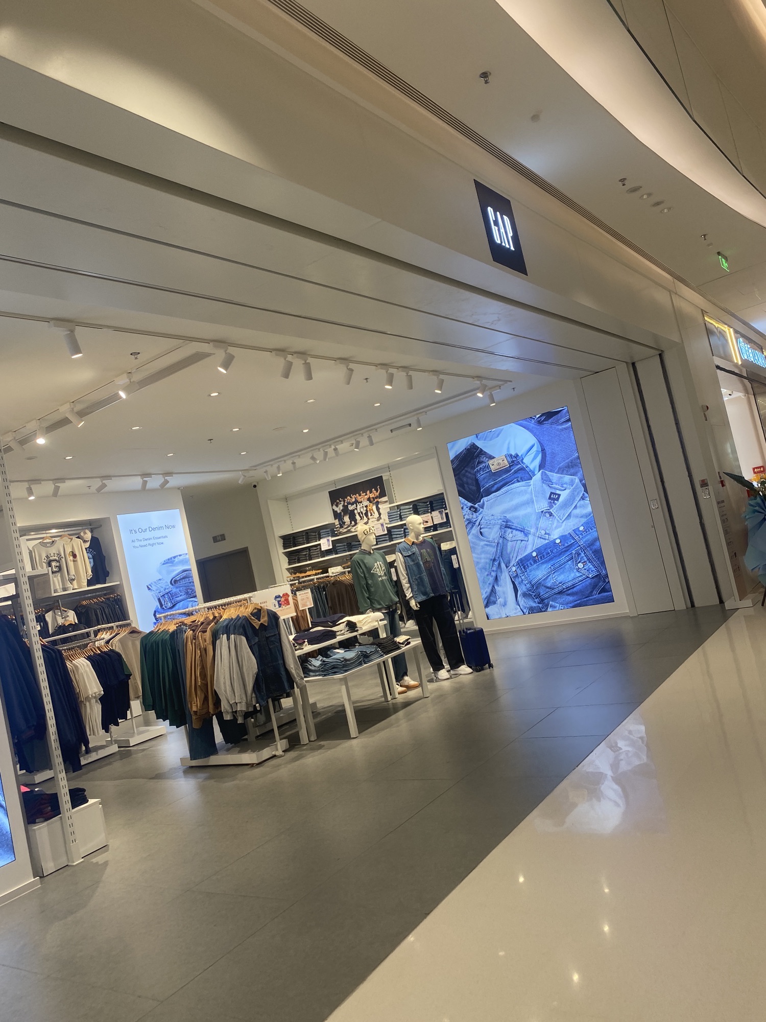GAP(三亚大悦城店)