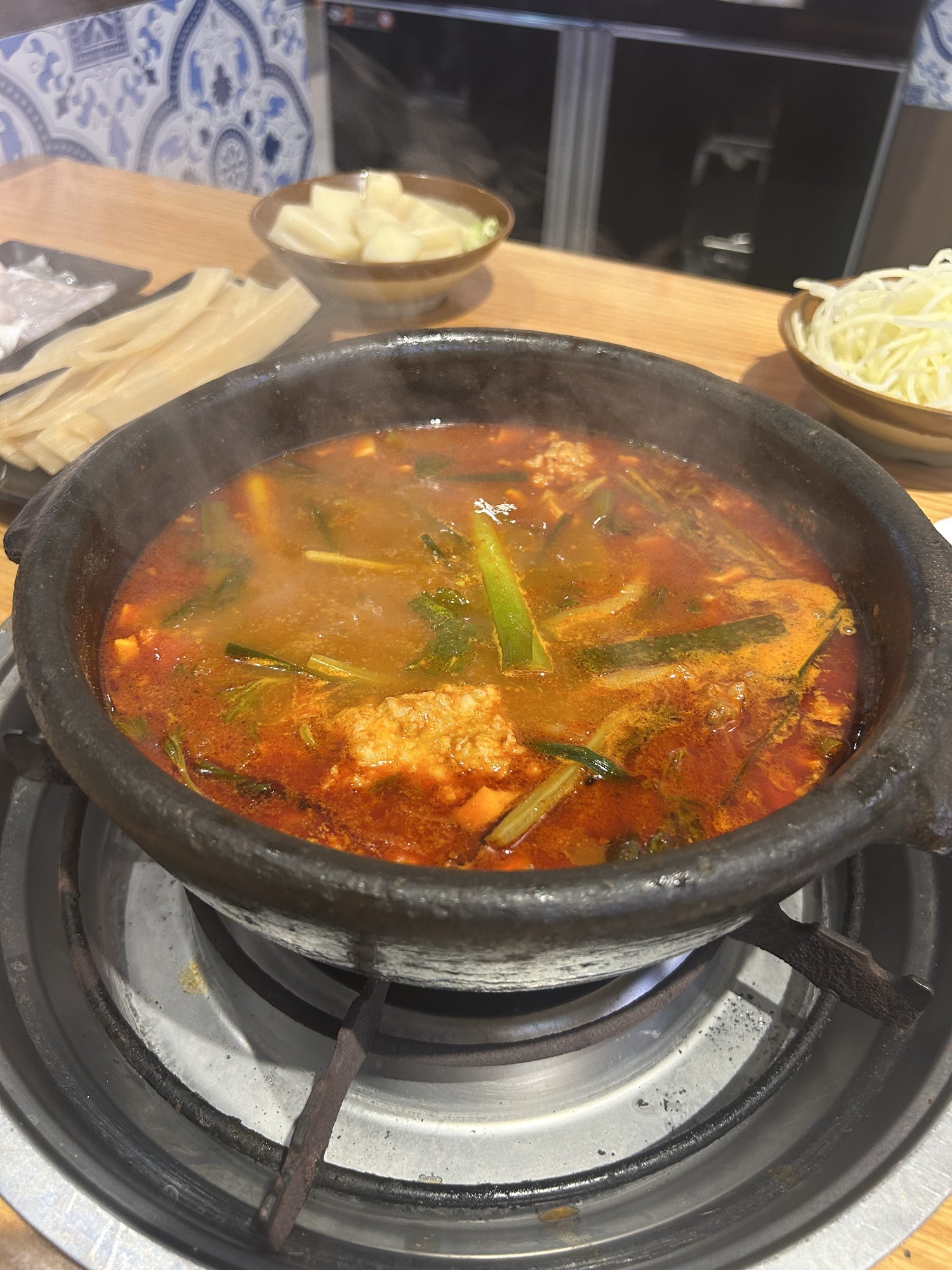 黔三一夺夺粉酸汤火锅(海南首店)