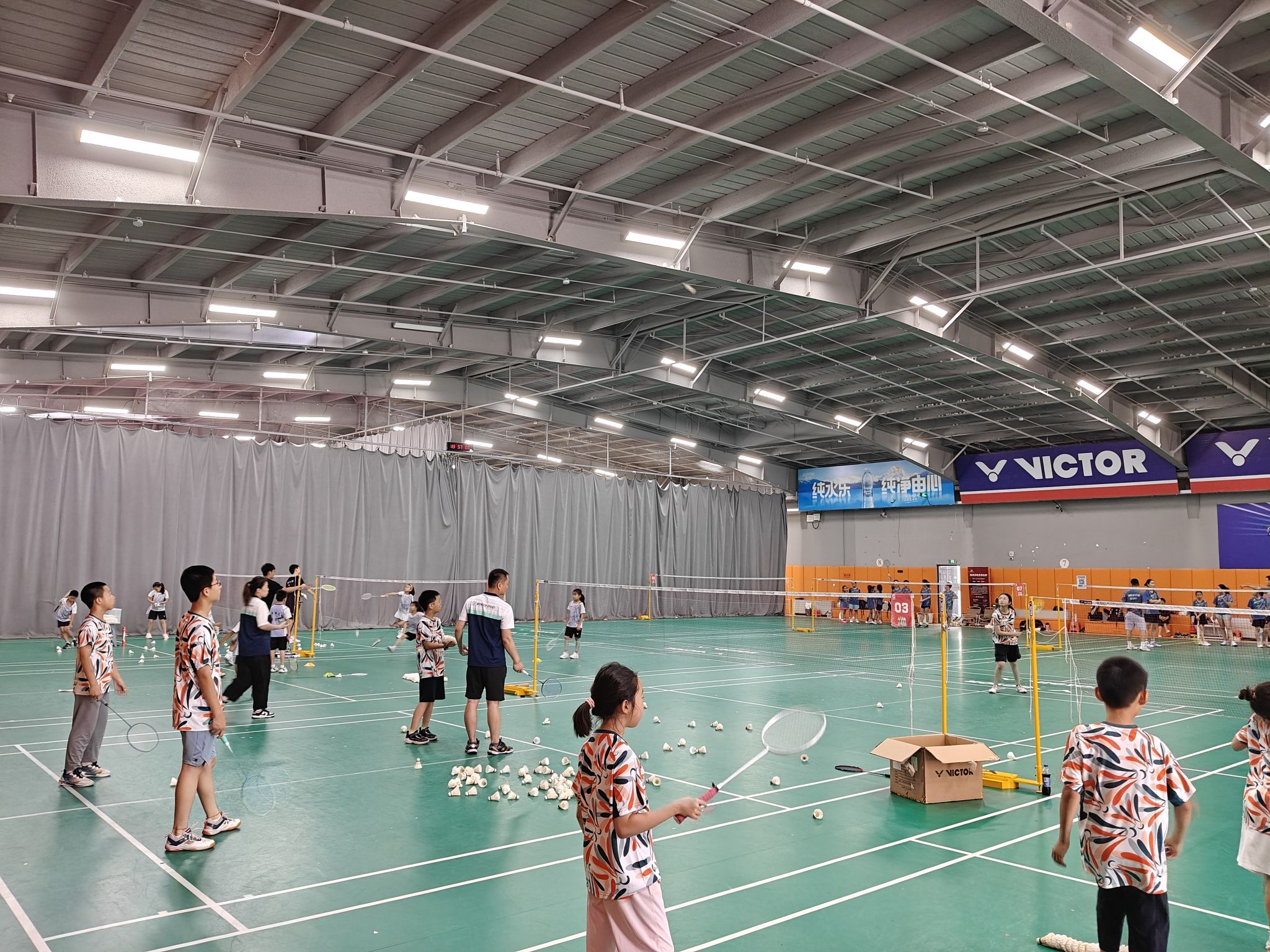 场地封面-学羽羽毛球俱乐部(新风街校区)