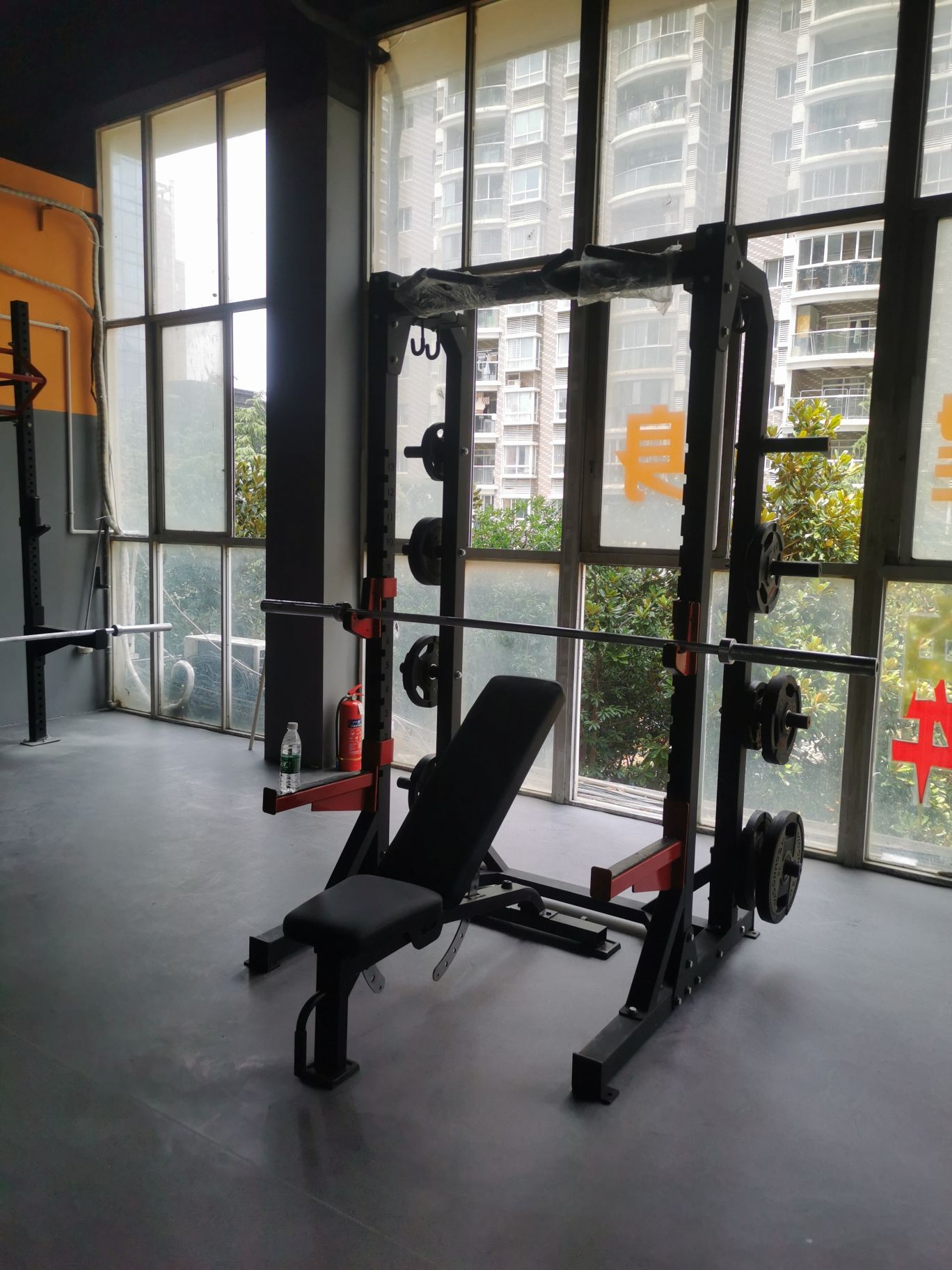 场地封面-坚持健身(武汉理工大学鉴湖校区店)