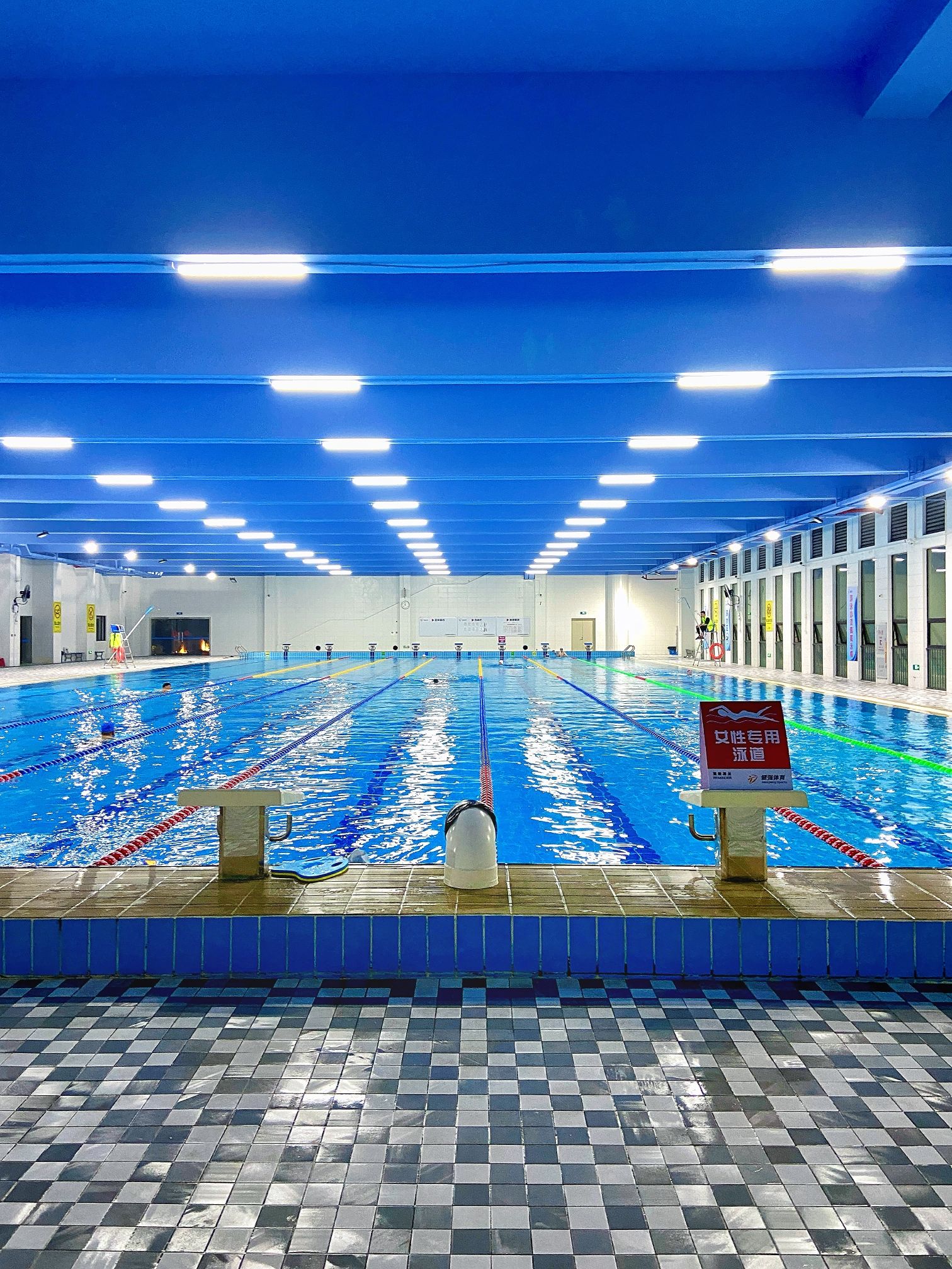 场地封面-健强体育雅瑶馆