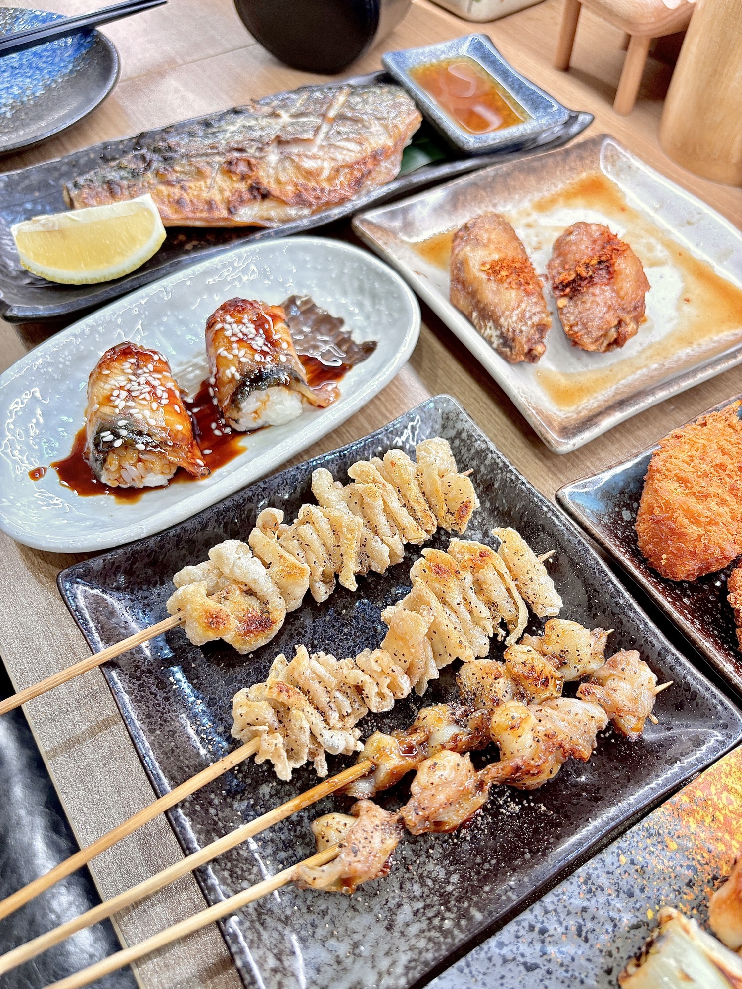 不知烧鸟専門店(俻长炭使用店)