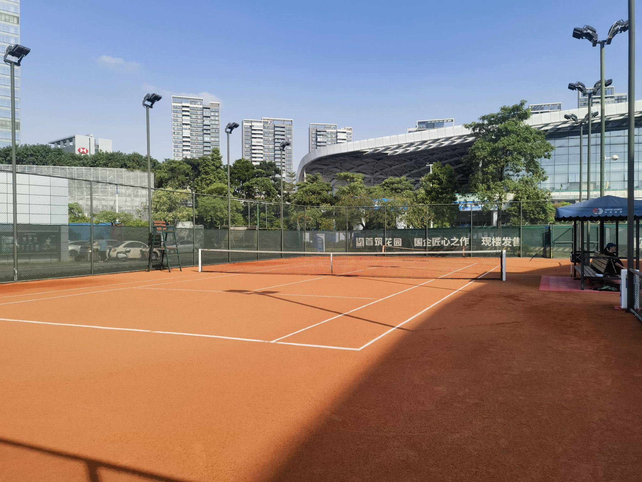 场地封面-钧泰风雨红土网球场