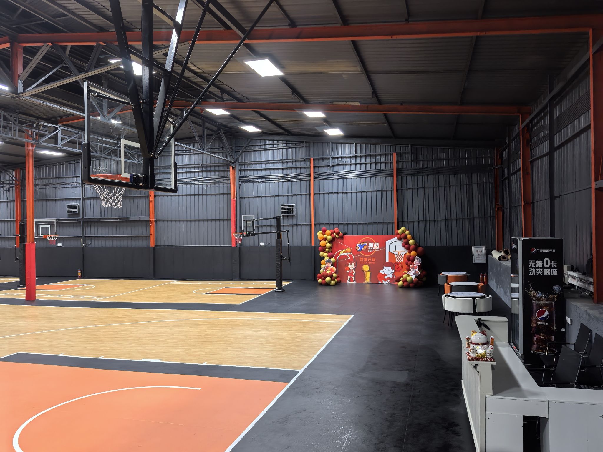 场地封面-超跃篮球馆