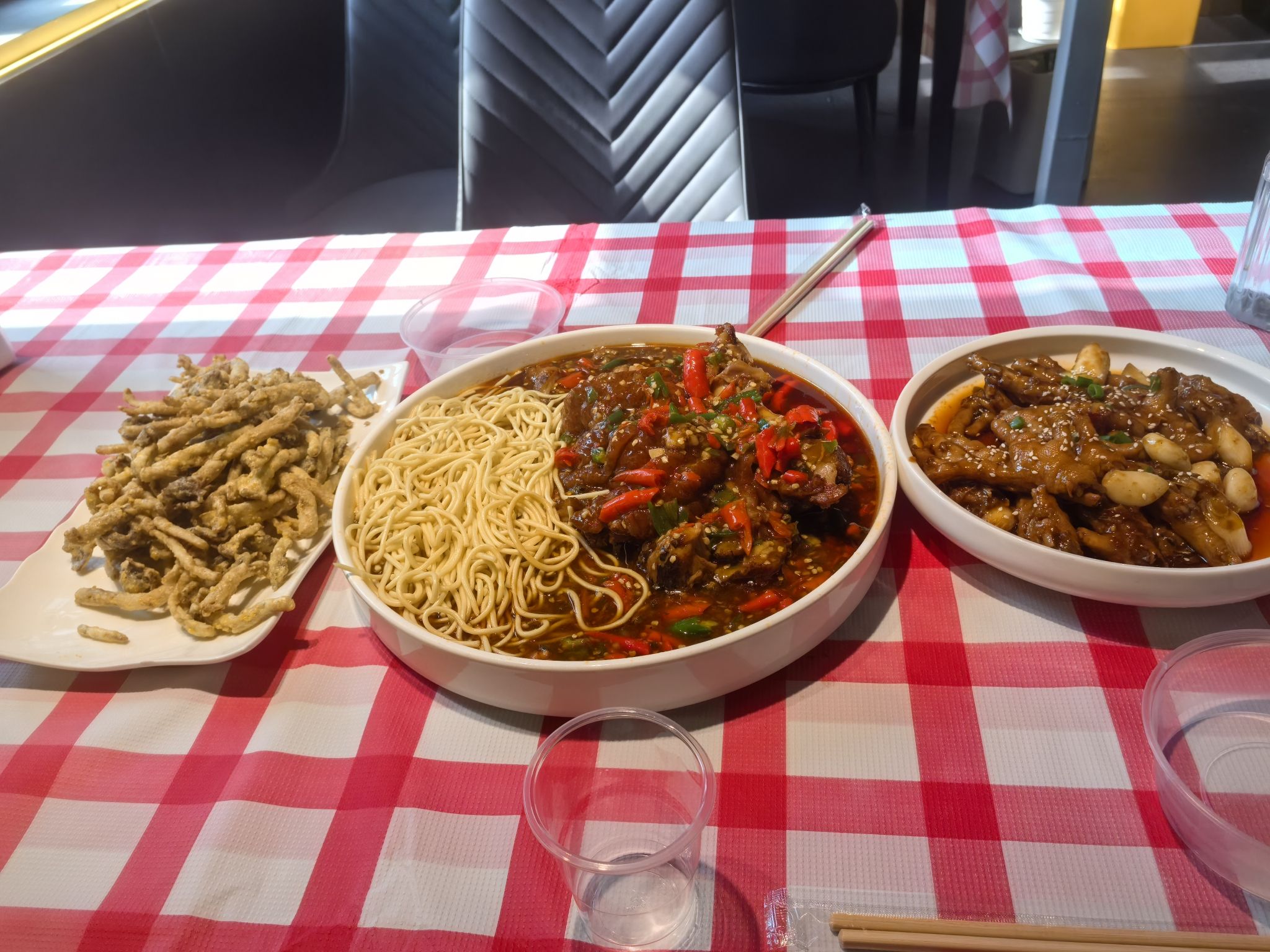 湖北武汉市武昌区附近的饭店餐馆有哪些？