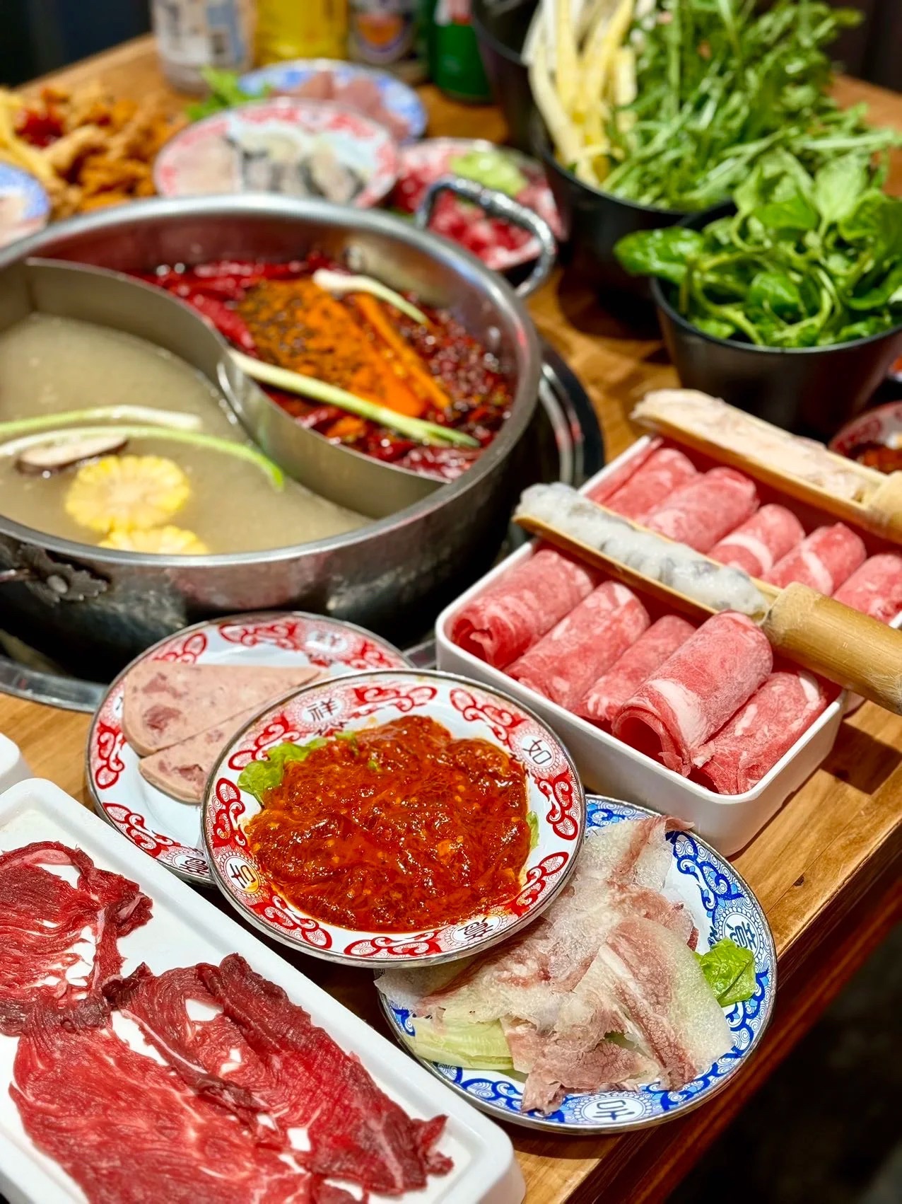 亲小满鲜切牛肉自助老火锅(公园茂店)