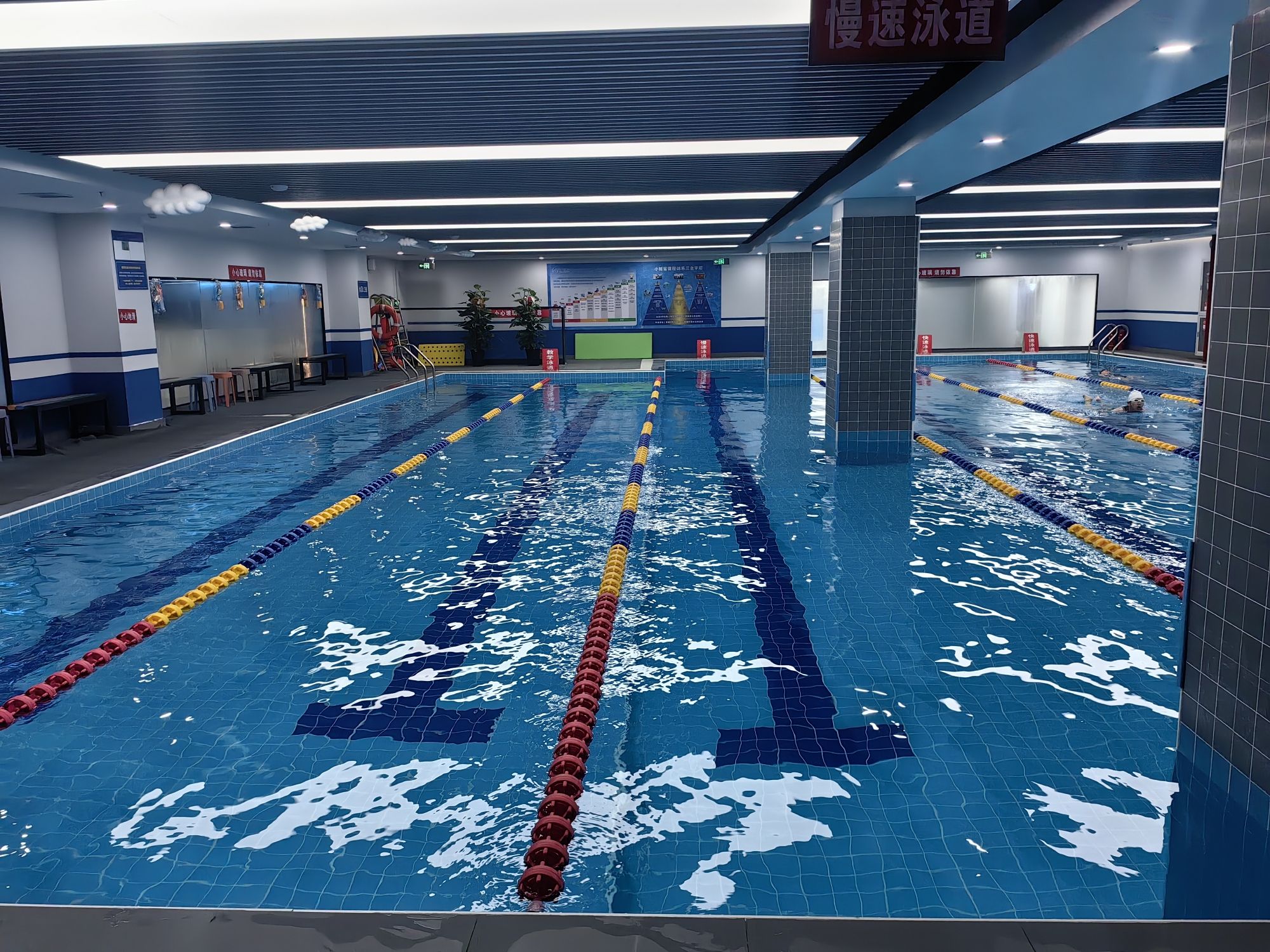 场地封面-中体领航游泳健身