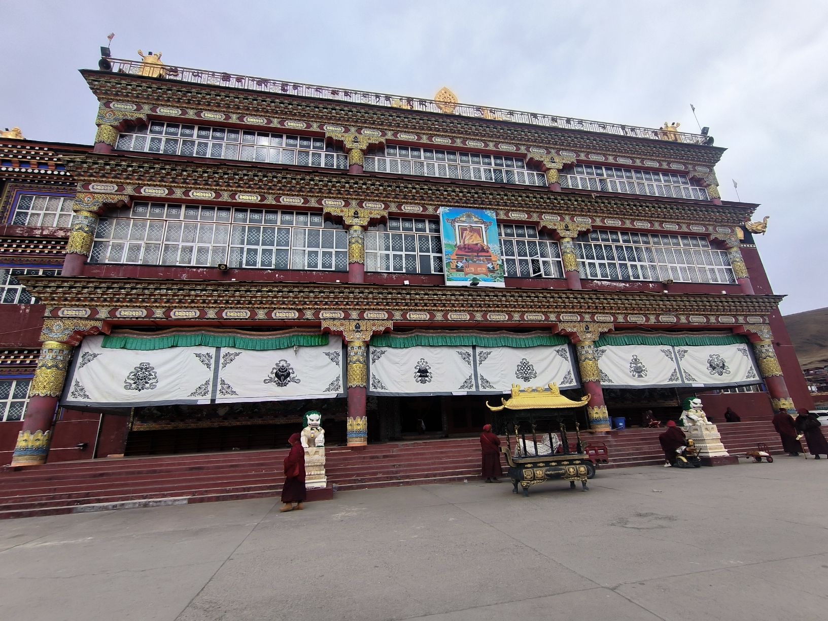 亚青寺观景平台旅行图片 2