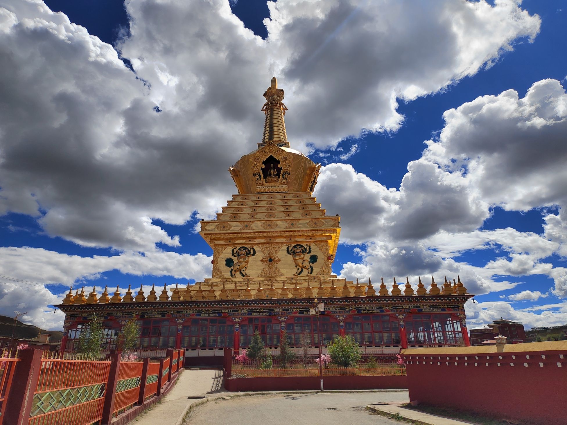亚青寺观景平台旅行图片 2
