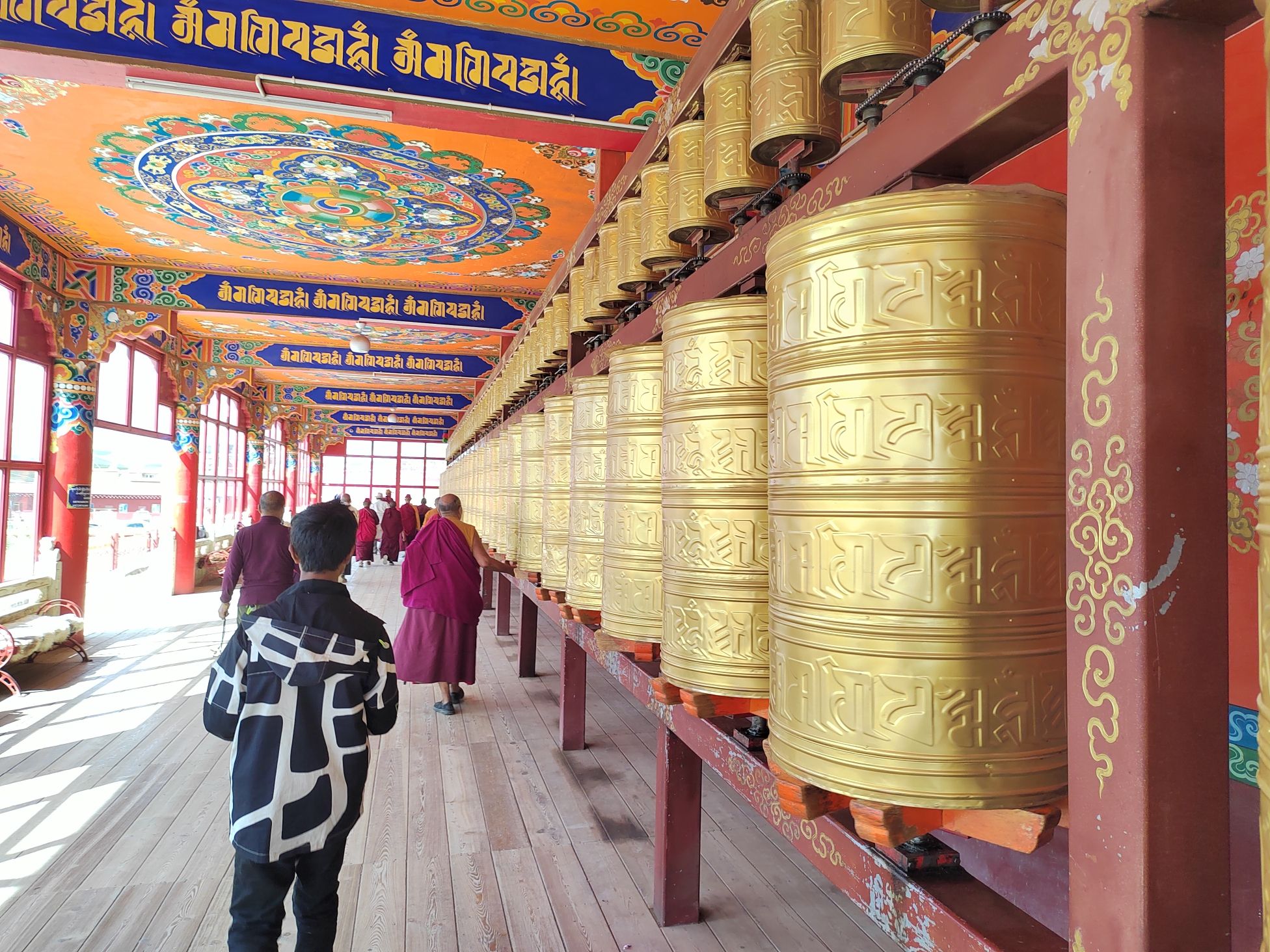 亚青寺观景平台旅行图片 1