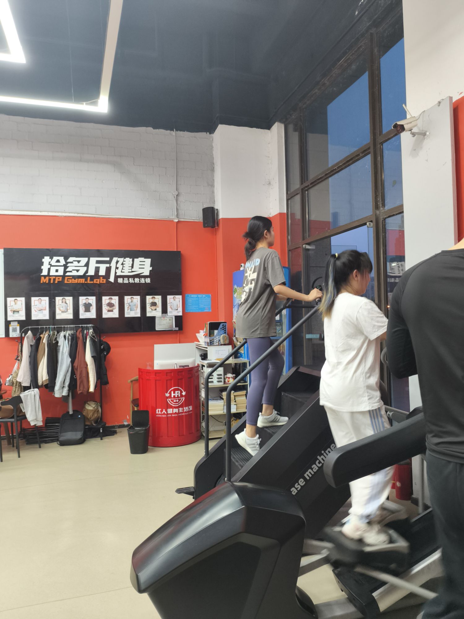 场地封面-拾多斤健身·精品私教连锁(骑龙店)