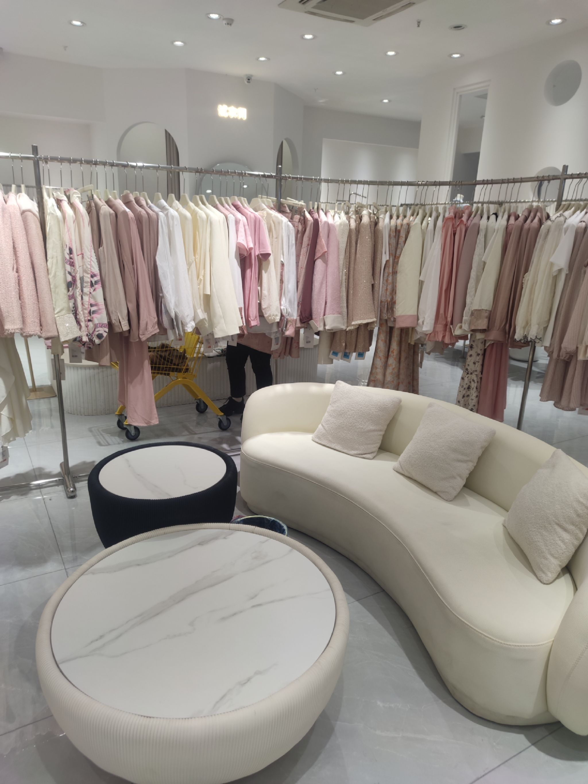穿否女装集合店