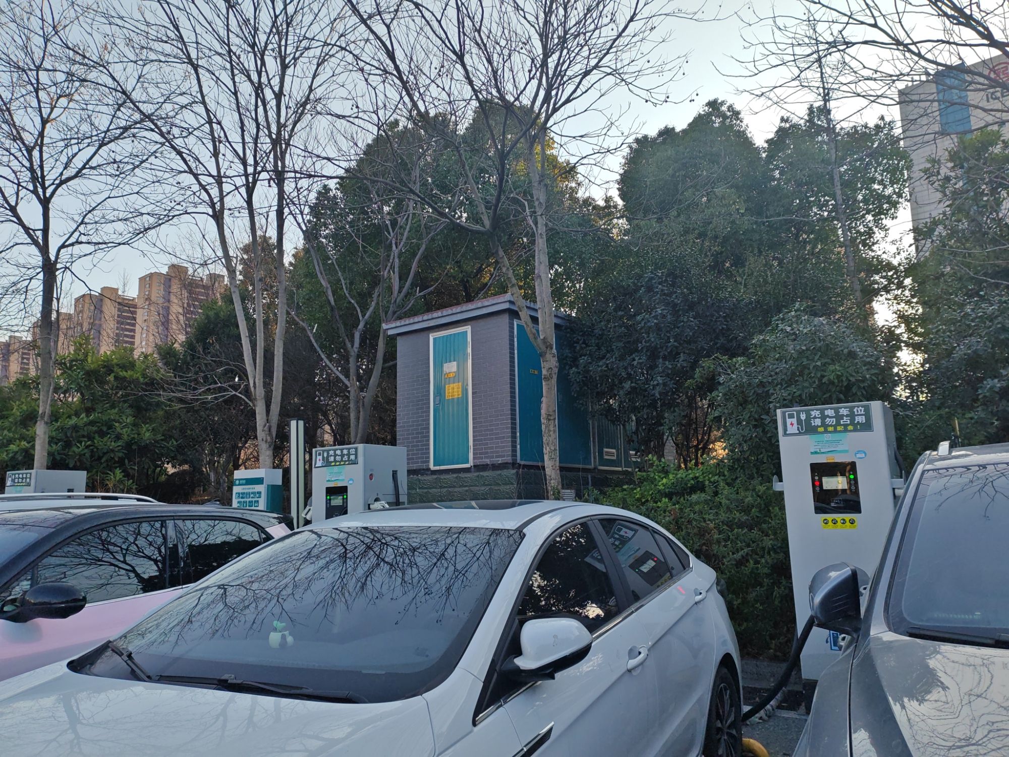国家电网汽车充电站(安徽省马鞍山市雨山区马鞍山科技馆北门停车场充电站)