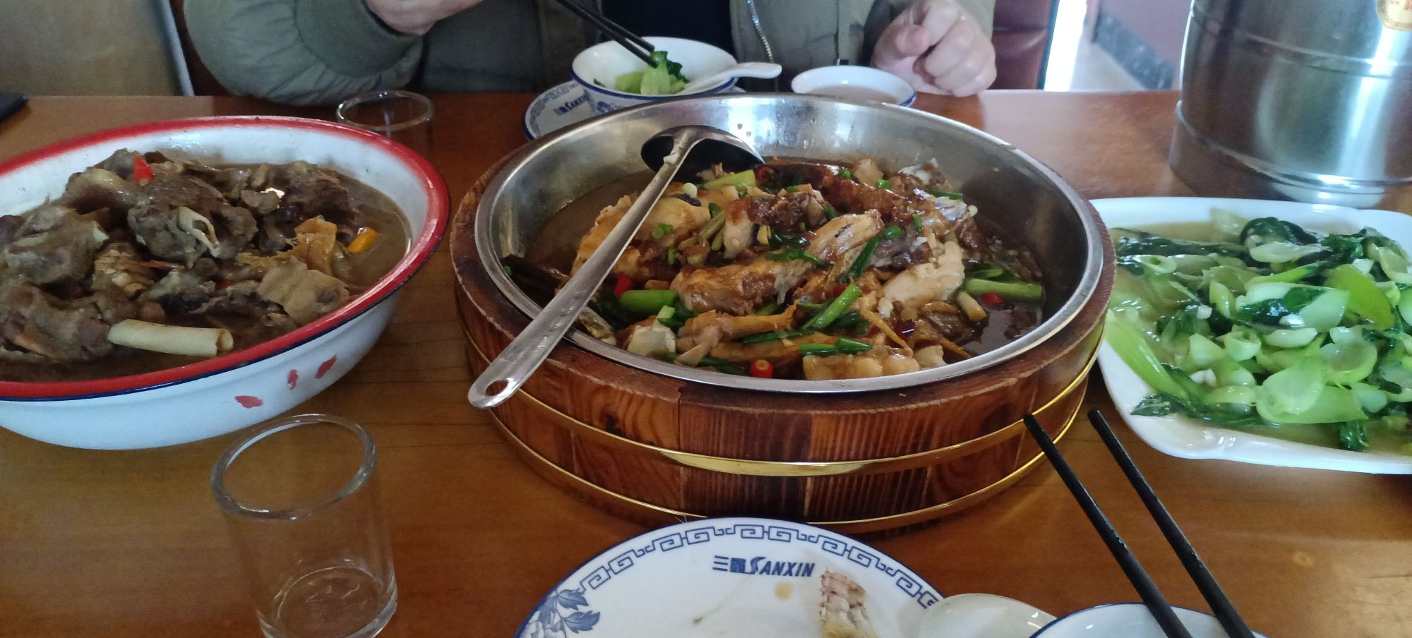 家宴餐厅(赣州绿地城际空间站·晶邑店)