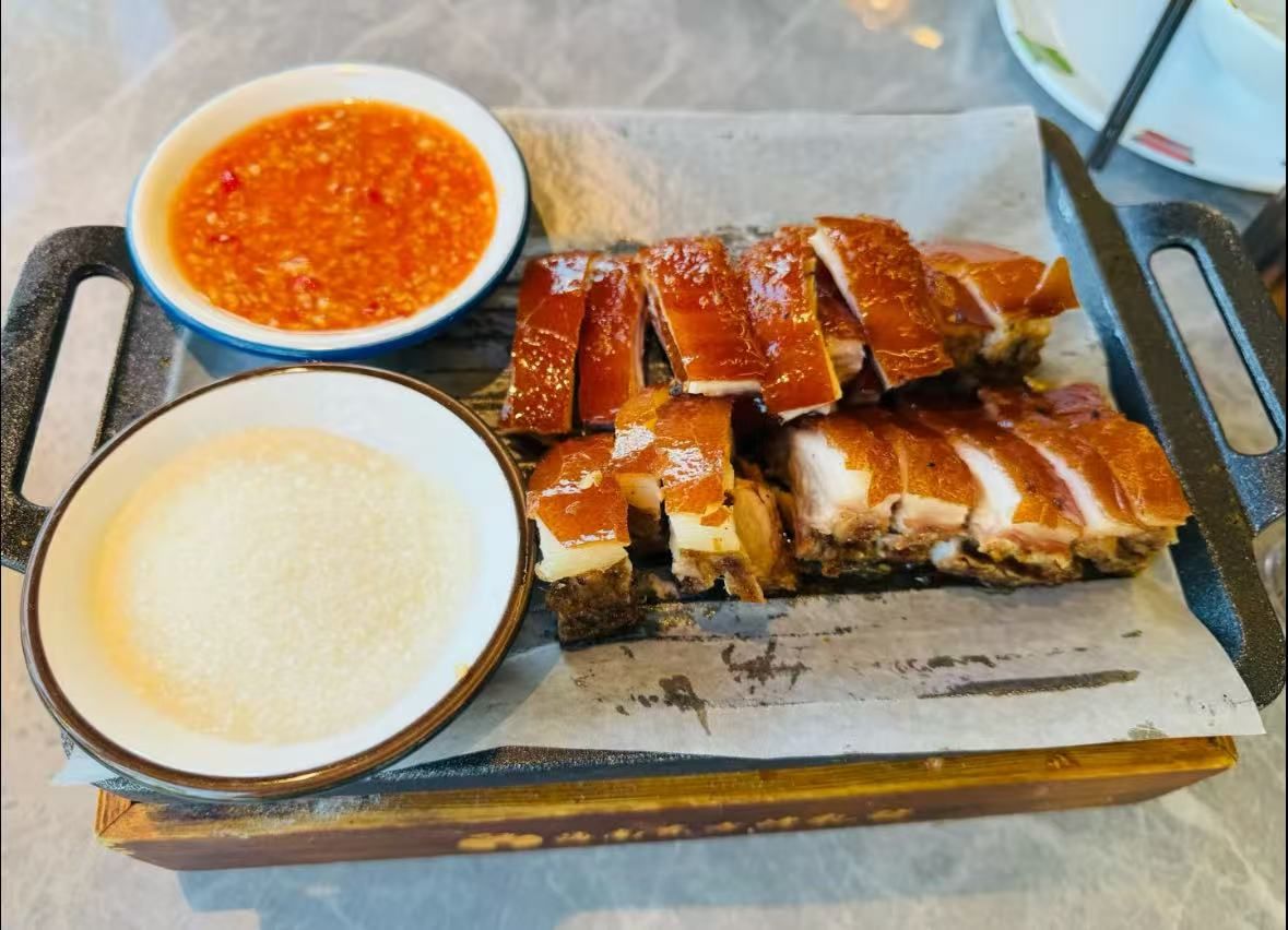岛上椰林·东方烤乳猪·海鲜餐厅(亚龙湾店)