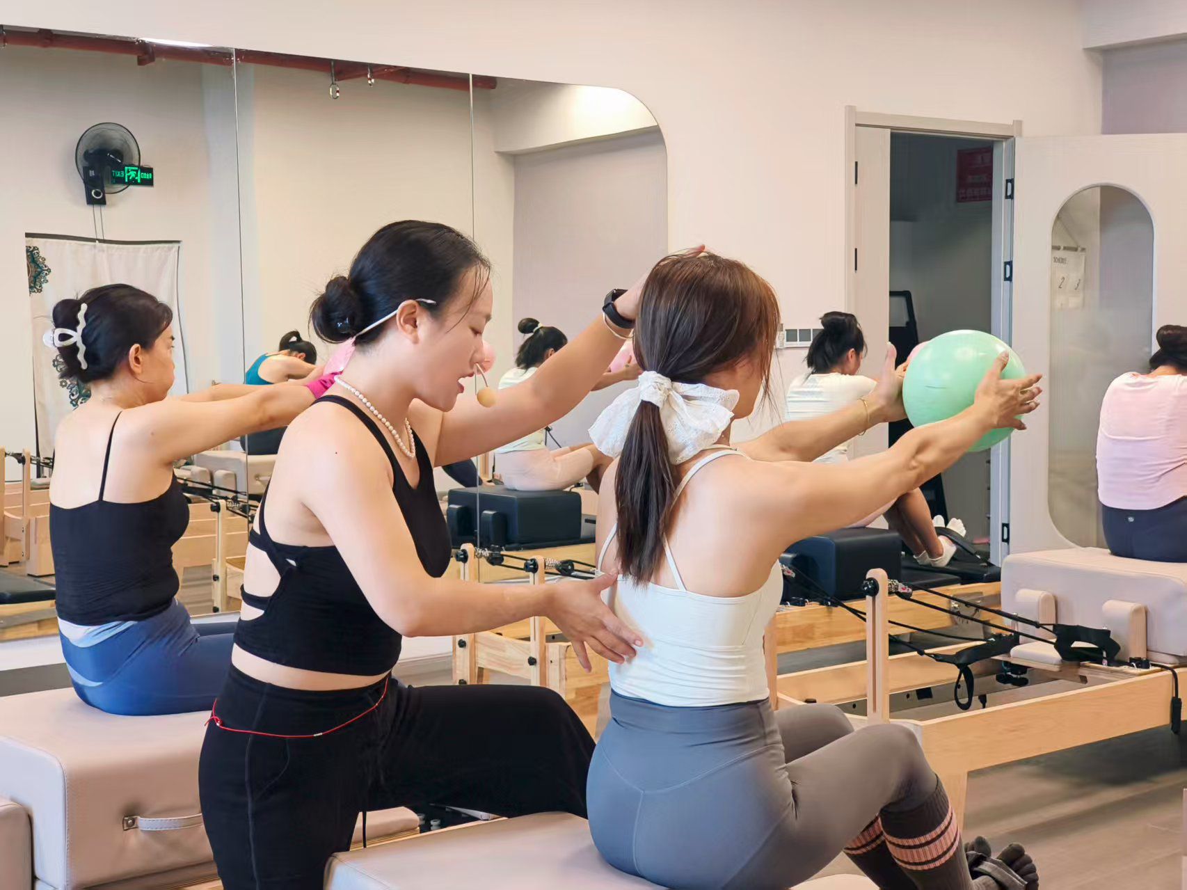 场地封面-曼俪瑜伽普拉提(润达广场店)