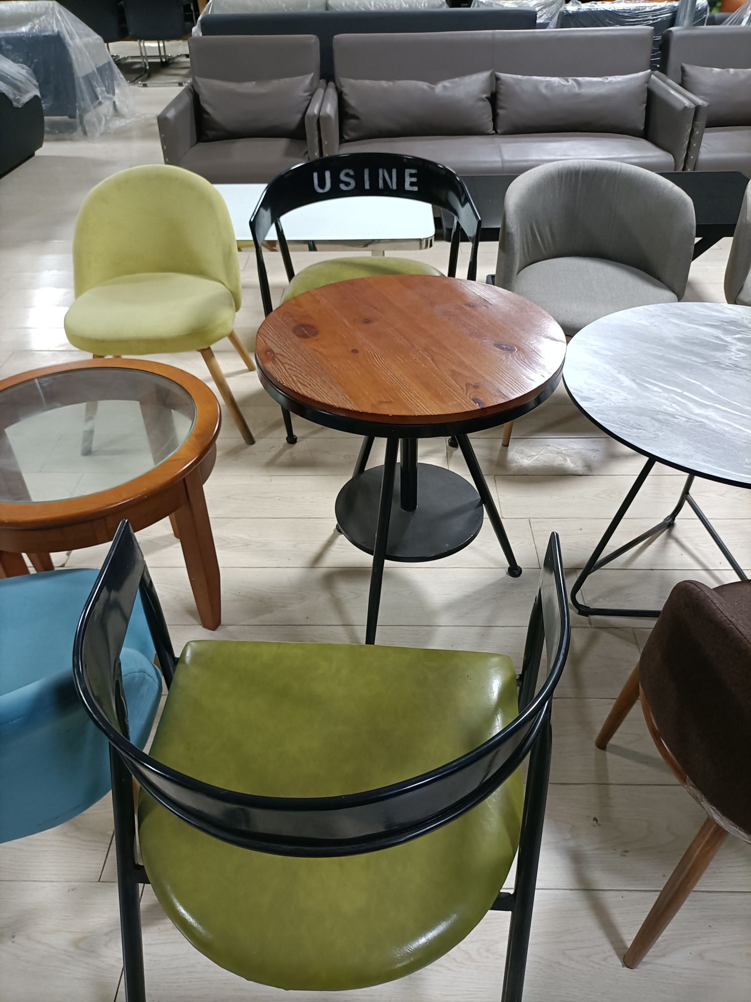 国良办公家具二手市场店