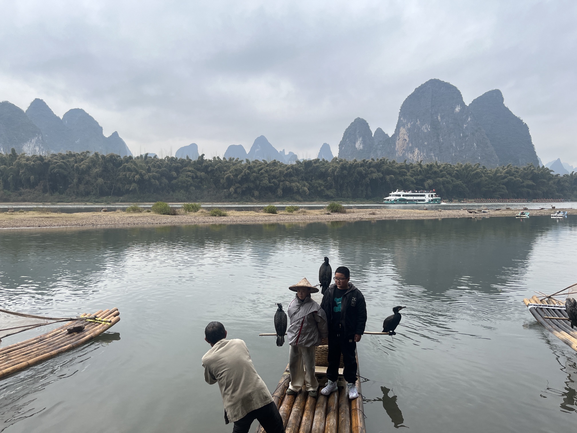网红鸬鹚老爷爷打卡地旅行图片 2
