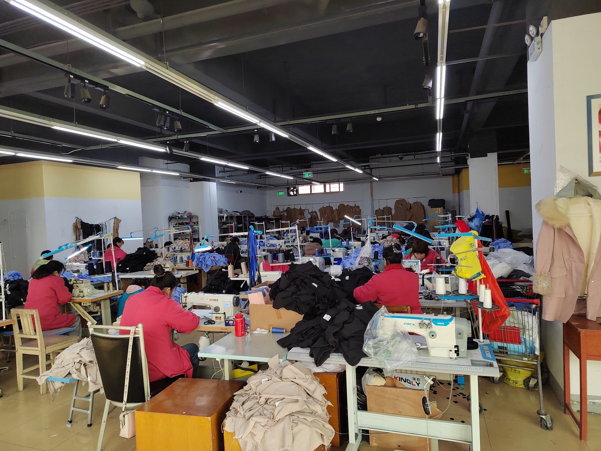 湖北锦领服饰有限公司