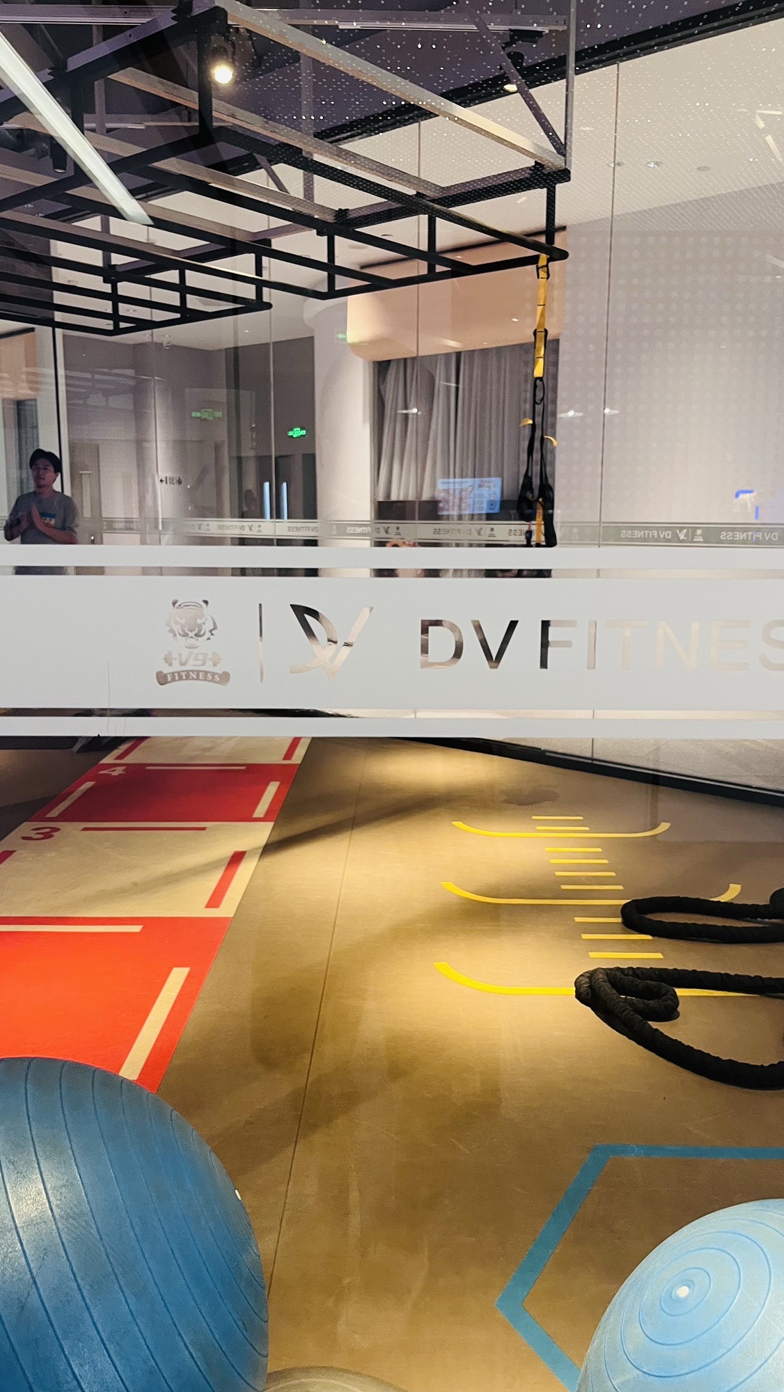 场地封面-V9健身(远大购物中心店)