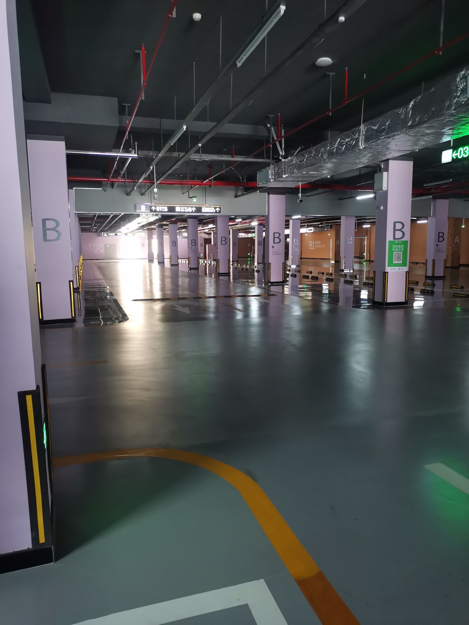 淄博市体育中心地下停车场