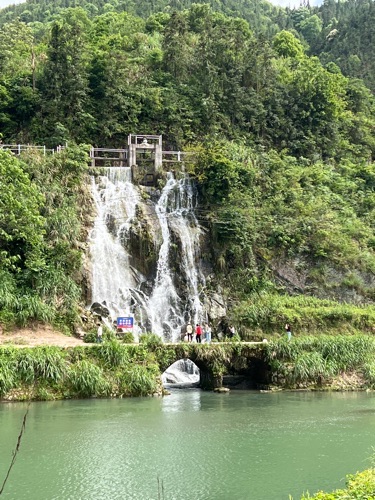 花厅瀑布旅行图片 3