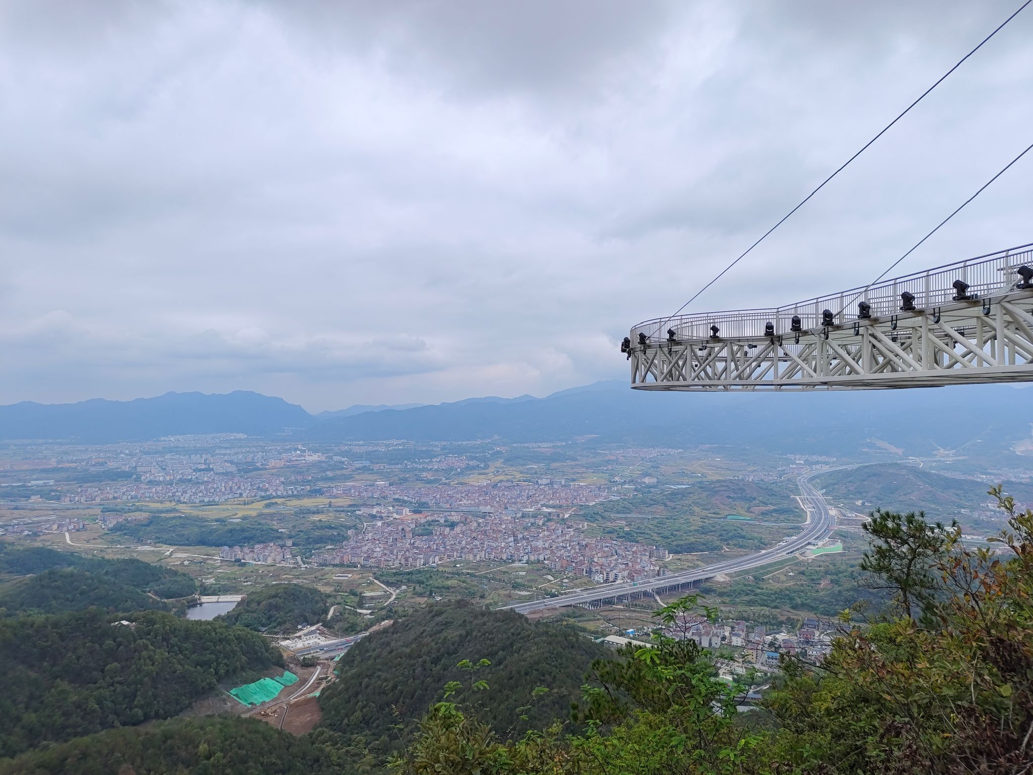 梨川漫谷·飘雪世界旅行图片 1